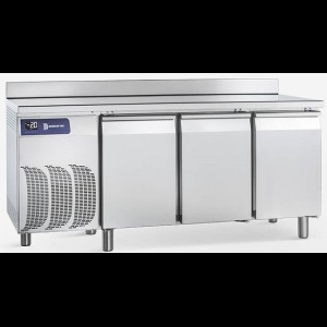 Gekoelde werkbank 3-deurs. 600 mm diep. Samaref TS3 M PL TN, met werkblad